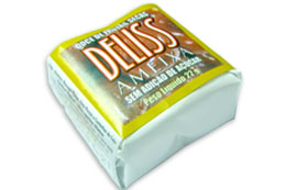 ameixa (2).jpg - Doce de frutas secas com castanhas de caju, o Deliss Ameixa tem um sabor indescritível, uma delícia. Também é 100% natural e sem adição de açúcar, é muito mais saúde em sua vida. Ingredientes:Ameixa preta, castanhas de caju, banana passa e uva passa.Não contém glúten.